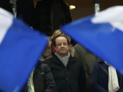 Hollande, antes del partido de Francia ante Ucrania. 