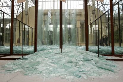 Obra "Ellos no pueden venir" en el Palacio de Cristal.