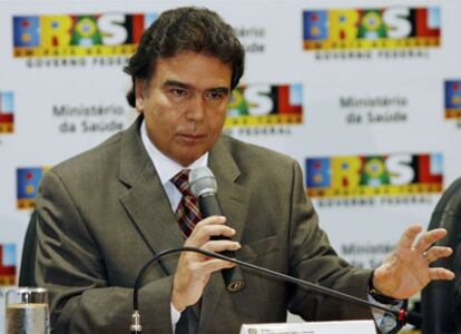 El ministro de Salud brasileño,  durante la comparecencia en la que ha confirmado los primeros contagios