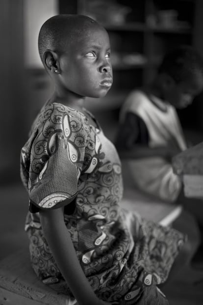 Djeneba Cuoulibaly de 8 años, en el Institut National des Aveugles Bamako. Mali. Marzo 2012.