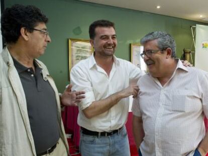 Diego Valderas, Antonio Ma&iacute;llo y Antonio Romero, en Antequera.