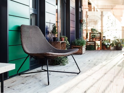 Crear un espacio acogedor en el balcón o la terraza es posible sin realizar un gran desembolso. GETTY IMAGES