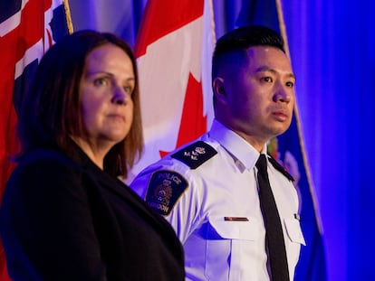 Thai Truong, jefe de la policía de London y la sargento detective Katherine Dann en una conferencia de prensa en Canadá el 5 de febrero 2024.