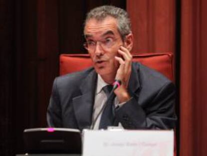 El expresidente de Caixa Laietana, Josep Ibern, durante su comparecencia ante la comisión del Parlament de Cataluña que investiga la crisis de las antiguas cajas de ahorro, sesión en la que también está citado a declarar el expresidente de Bankia, Rodrigo Rato.