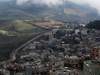 Vista general de la ciudad de Majdal Shams, cerca de la línea de alto el fuego entre Israel y Siria en los Altos del Golán.