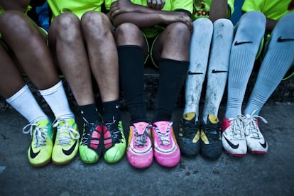 Time de futebol feminino da favela Vista Alegre.