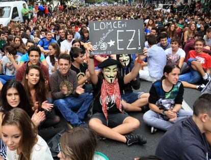 Un momento de la sentada de estudiantes en Bilbao.