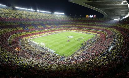 Panorámica del Camp Nou durante el partido ante el Madrid