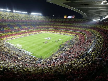 Panorámica del Camp Nou durante el partido ante el Madrid