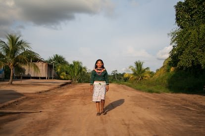 Edita Vargas es artesana, agricultora y pescadora de la comunidad Shipibo-Konibo, en el distrito de Masisea (Perú).