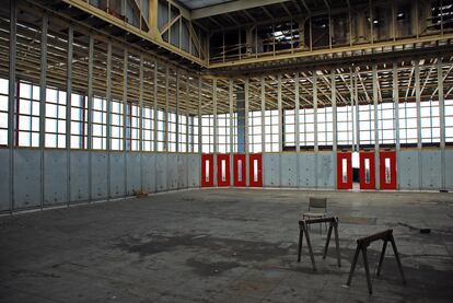 Interior de la Maison du Peuple, ubicada en Clicky, Francia.