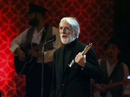 El director Michael Haneke con el galard&oacute;n al mejor director, por &#039;Amor&#039;. 