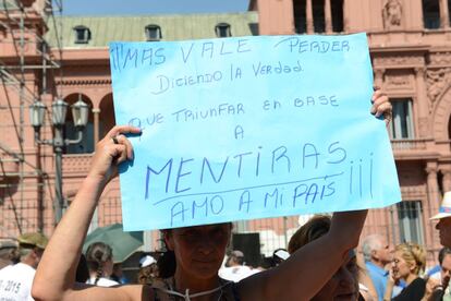 Una seguidora de Cristina Fernández en la Plaza de Mayo.