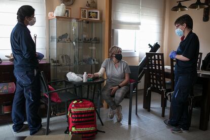 paciente del hospital Moisès Broggi atendida en domicilio