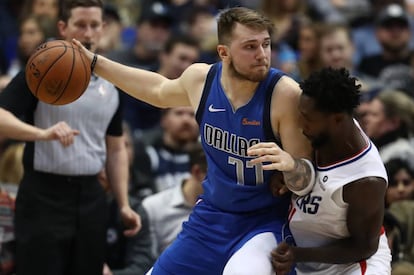 Doncic y Beverley en un Dallas-Clippers.