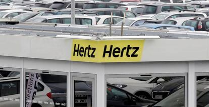 Oficina de Hertz en un aeropuerto francés.