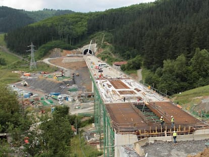 Imagen de archivo de las obras en el tramo Beasain Oeste (Gipuzkoa).