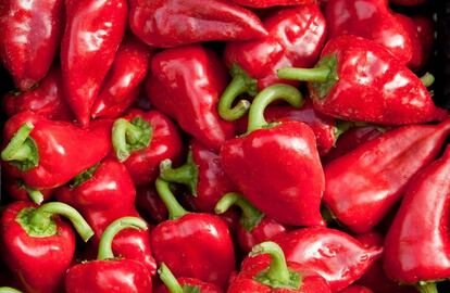 Pimientos del piquillo, en plena temporada ahora, en un mercado de Navarra.