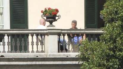 George Clooney, en su casa del lago Como.