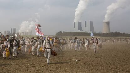 Los manifestantes intentan llamar la atenci&oacute;n sobre el impacto del carb&oacute;n en el cambio clim&aacute;tico.