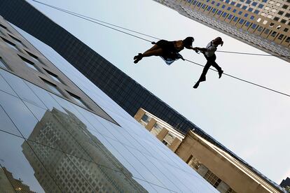 Dança vertical em um edifício de Manhattan, em Nova York (EUA), em 19 de abril de 2016.