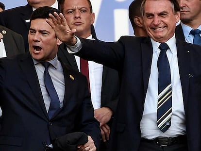 Moro e Bolsonaro celebram vitória do Brasil no Mineirão.