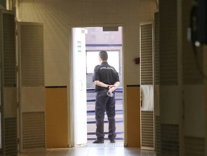 Interior del Centro de Internamiento de Extranjeros (CIE) de Aluche. 