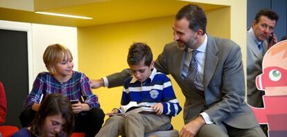 El príncipe Felipe, durante la inauguración de la Casa del Lector.