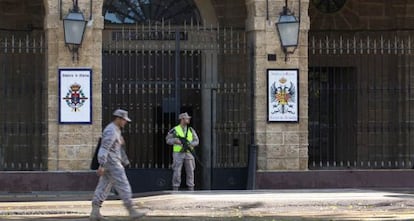Militares, en el Cuartel de la Armada de San Fernando (Cádiz).