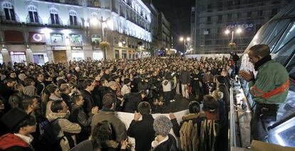 La asamblea del 15-M en la Puerta del Sol de Madrid, en el último día de la campaña de las elecciones legislastivas del 20-N, en 2011. Al acto acudieron unos 500 asistentes.