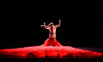 Los miembros del ballet australiano durante el ensayo de 'Aroma del amor' para el estreno nacional en la ópera de Sidney.