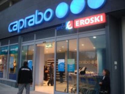 Un supermercado Caprabo, integrado en el Grupo Eroski.