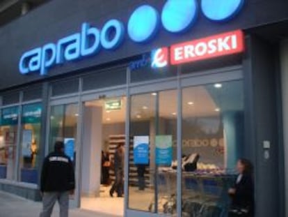 Un supermercado Caprabo, integrado en el Grupo Eroski.