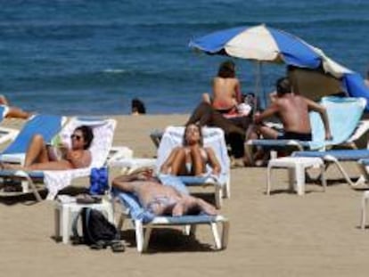 Playa de Las Canteras, en Las Palmas de Gran Canaria. EFE/Archivo