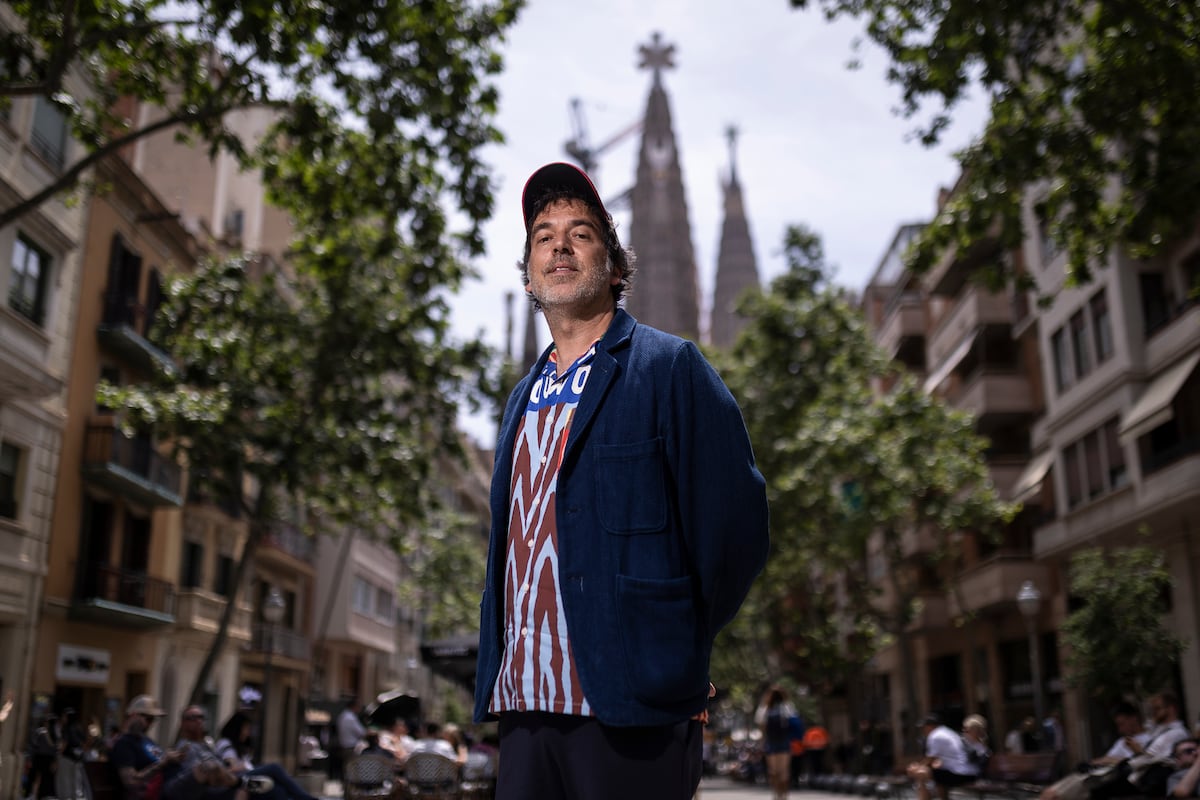 Pope León XIV meets Bad Bunny, draws massive crowds in Spain