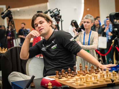 Magnus Carlsen, poco antes de la última ronda del Mundial Relámpago, hoy en Samarcanda (Uzbekistán)