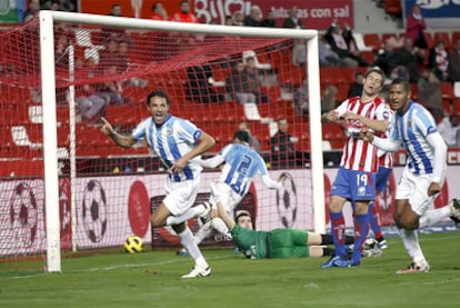 Welligton celebra el primer gol del Málaga.