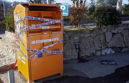 Contenedor de ropa de Arbúcies donde ha fallecido un hombre.