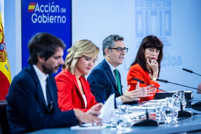 Félix Bolaños, durante su intervención en la rueda de prensa posterior al Consejo de Ministros, este martes.