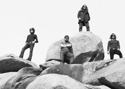 Melange, 'on the rocks'.