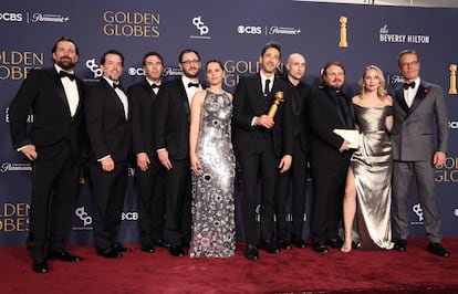 The team of 'The Brutalist', reunited with the Golden Globe for best drama. Third from the right is Brady Corbet, its director and co-writer.