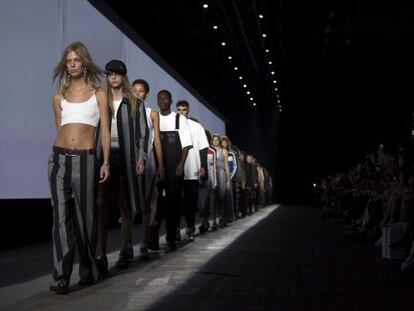 Carrusel final en el desfile de Alexander Wang.