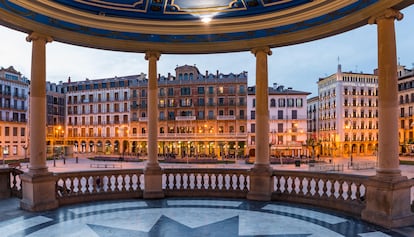 34. Navarra: Plaza del Castillo (Pamplona).