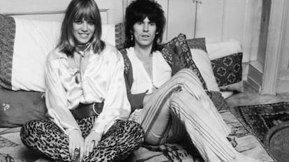 Anita Pallenberg, con Keith Richards en 1969.