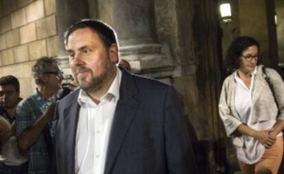 Oriol Junqueras y Marta Rovira, a la salida de la reunión.