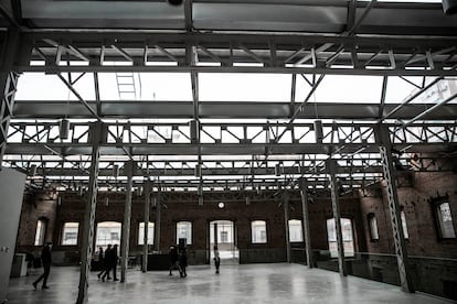 El interior de la nave de Daoíz y Velarde que acogía el centro cultural.