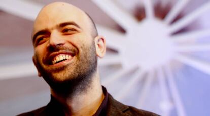 Saviano creu que els joves de Nàpols menyspreen els pares perquè són uns simples treballadors.