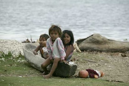 Niños kuna, fotografiados por Carlos Díez Polanco.