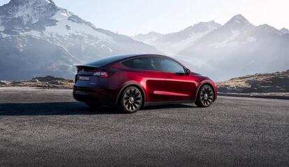 Tesla Model Y rojo