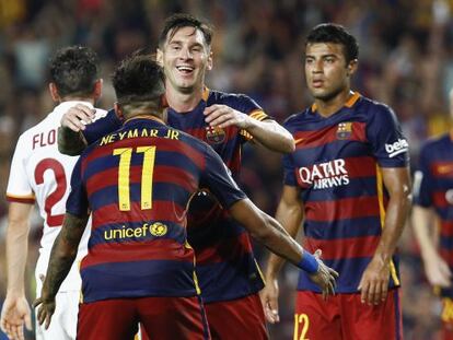 Neymar felicita Messi pel seu gol.